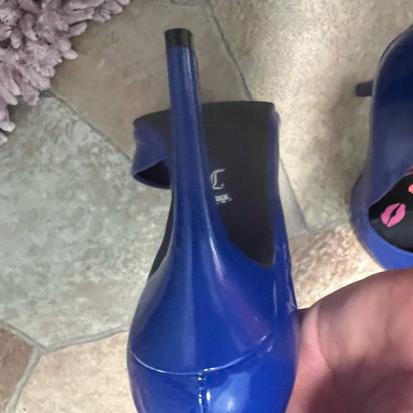 7.5 heels - Picture 2 of 2